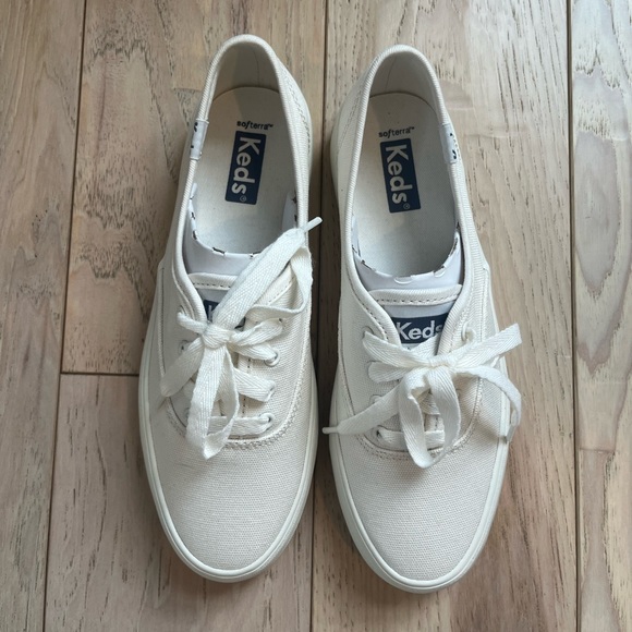 NWT$60 Keds Champion Gender Neutral Canvas Lace Up Snow White sz 5 - Picture 7 of 8
